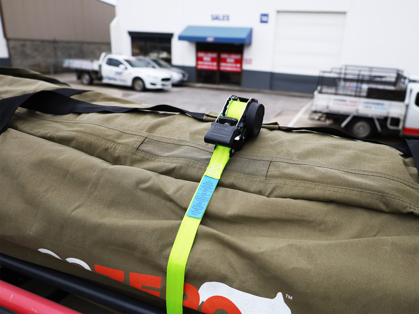 Pair of Retractable Ratchet Straps 25mm Wide 3.6m Long - RW06