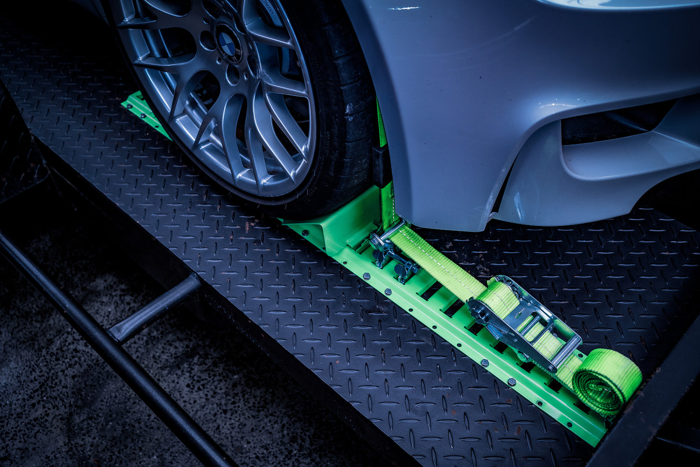 Adjustable E-Chock With 3.65m Straps With 600mm E-Tracks - RW23-600